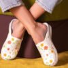 inblu Women's Colorati Zoccoli Floreali Clogs - Image 16